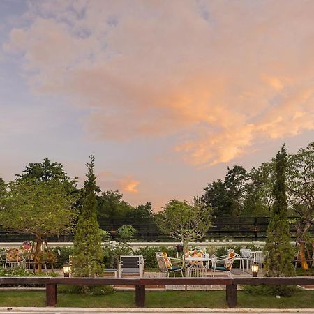 Picha Ville Resort Watthana Nakhon Exterior photo