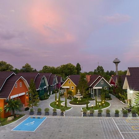 Picha Ville Resort Watthana Nakhon Exterior photo