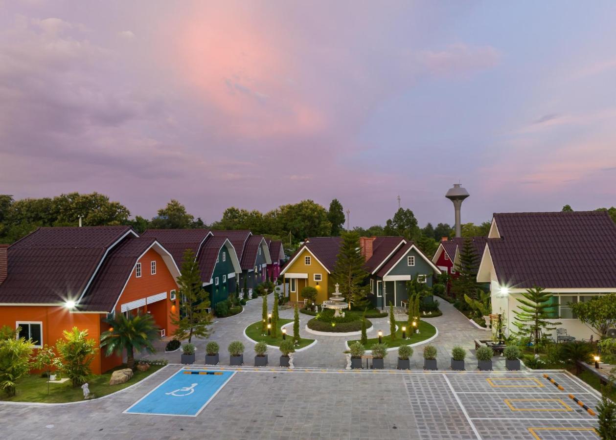Picha Ville Resort Watthana Nakhon Exterior photo